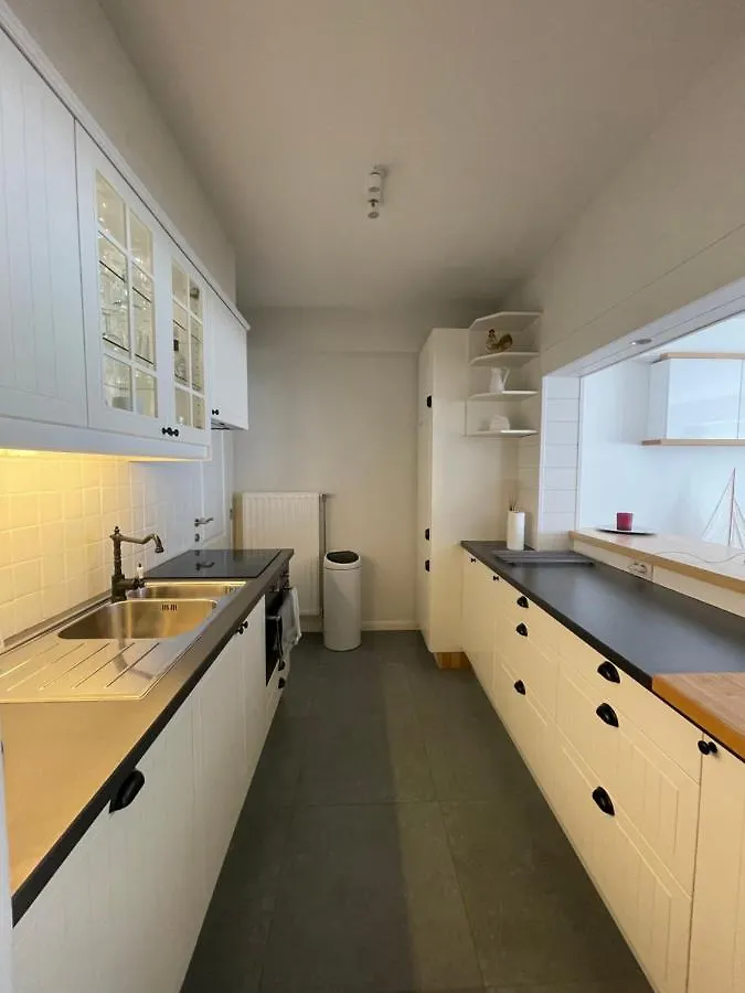 Perfect Gelegen Appartement Met Gratis Parkeerplaats Ostend